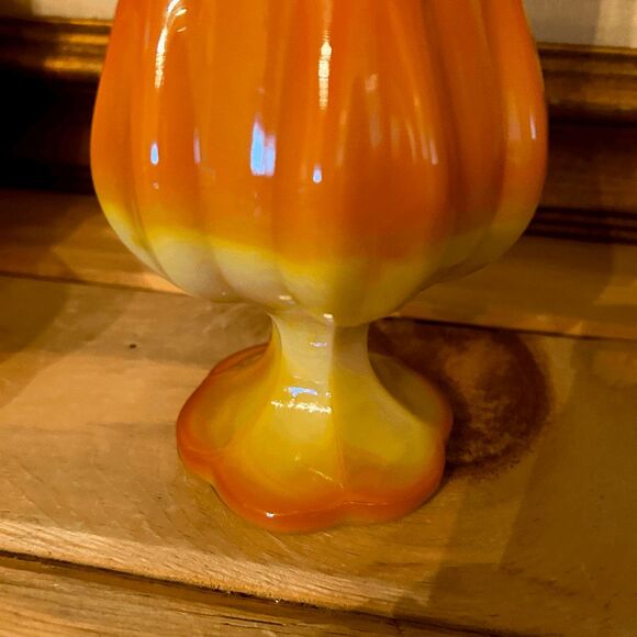 Vintage L E Smith Glass Simplicity Bittersweet Swung Vase DO NOT BUNDLE - Picture 3 of 6